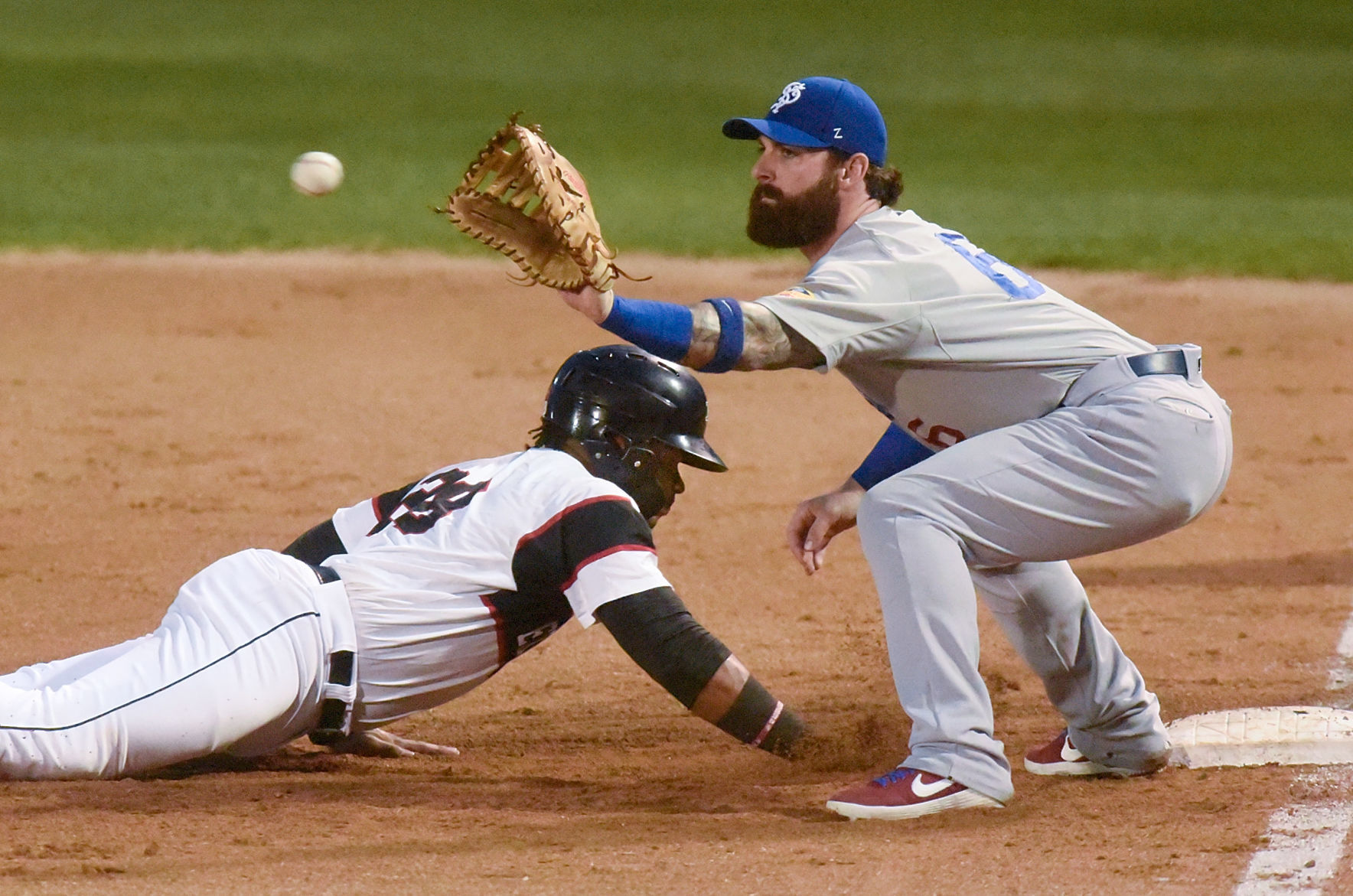 Baseball Sioux City Explorers vs. St. Paul Saints
